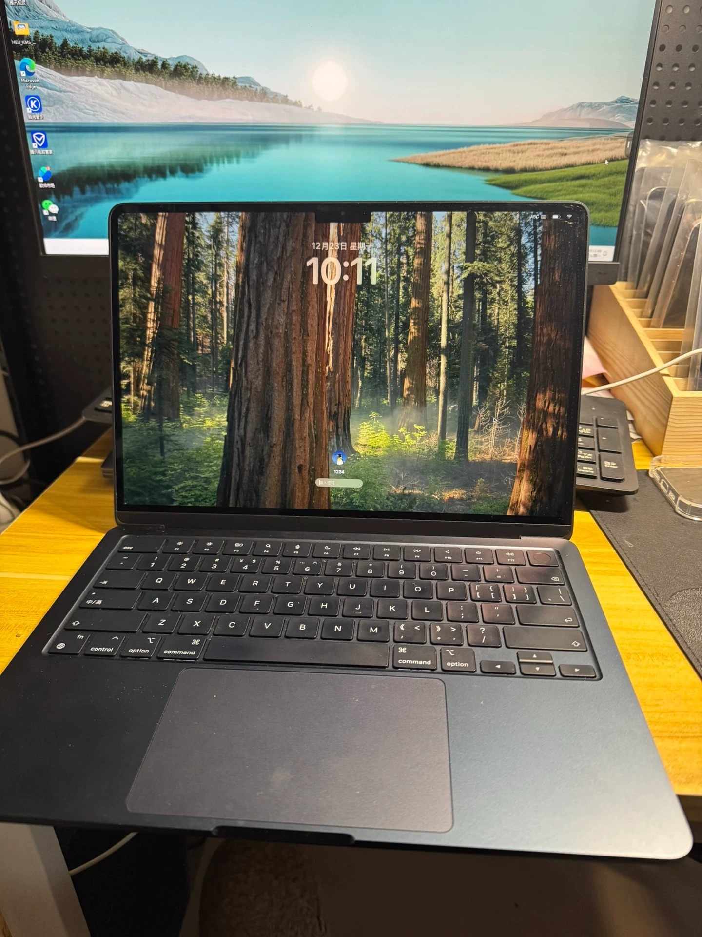 国行M2芯片MacBook Air苹果笔记本电脑，国行，M2芯片，2022款，13英寸，黑色，八核处理器，视频剪辑非常流畅。，电池容量88%。带指纹识别，流畅不